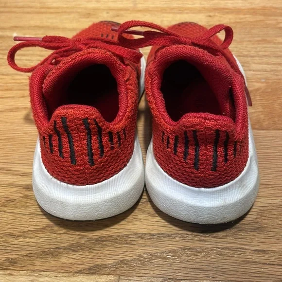 Toddler Adidas Red/Black Iconic 3 stripe running sneaker, size 9 - Picture 3 of 10